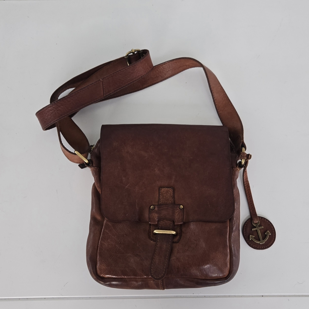 Harbour 2nd cross body leather purse.